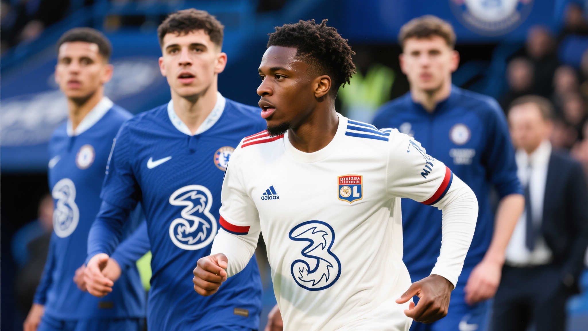 切尔西与巴黎深入商讨穆阿尼转会，曼联亦虎视眈眈